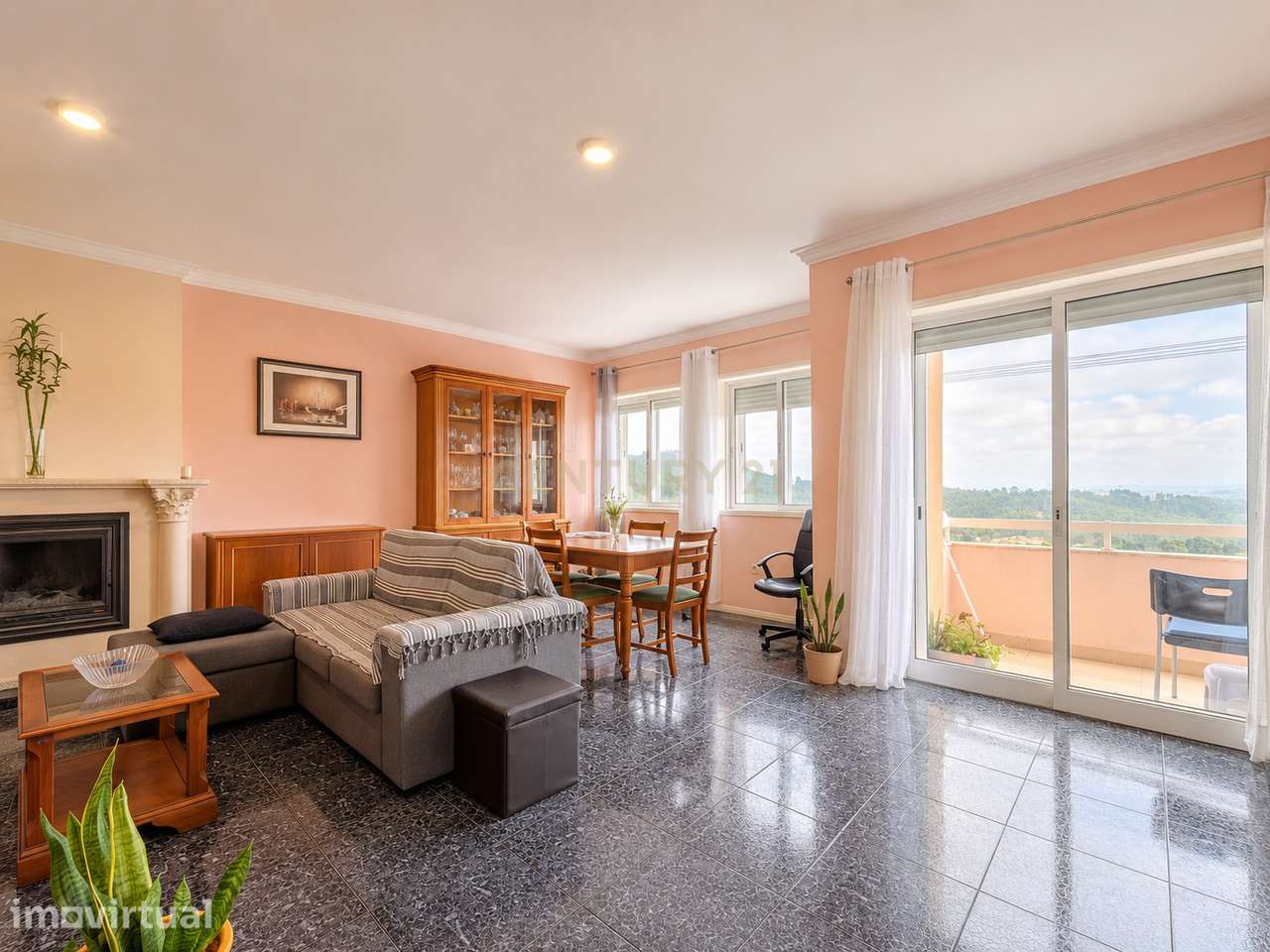 Apartamento T2 com Vista Panorâmica em Gondomar - Grande imagem: 2/31