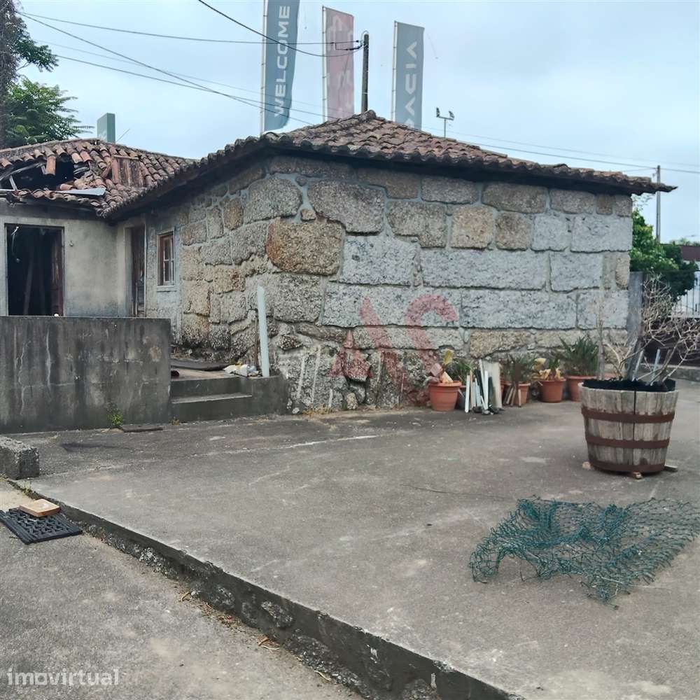 Moradia T3 para remodelar com terreno de 1.514 m² em Silvares, Guimarã - Grande imagem: 3/16