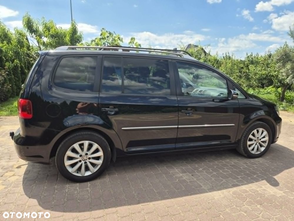 Volkswagen Touran 2.0 TDI DPF Highline - 16