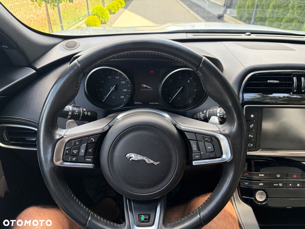 Jaguar F-Pace 2.0 i4D AWD R-Sport - 23