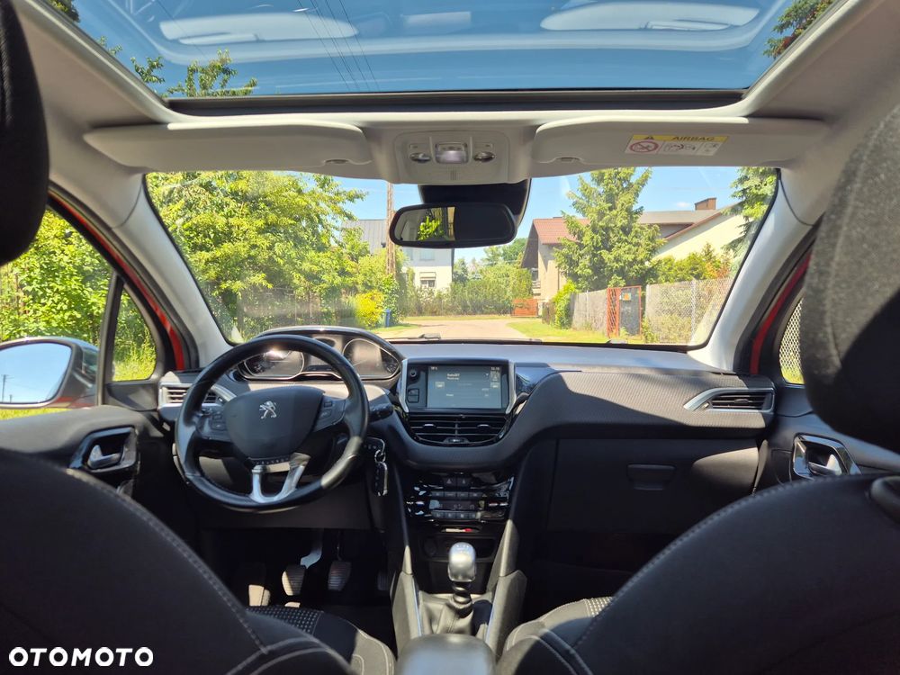 Peugeot 208 - 23