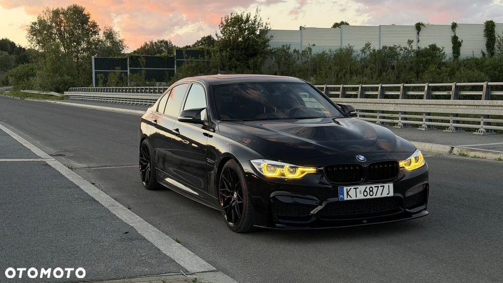 BMW Seria 3 330i xDrive Edition M Sport Shadow - 17