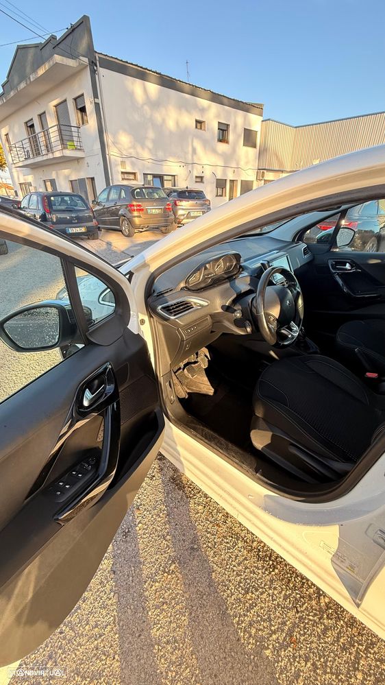 Peugeot 208 1.2 PureTech Active - 8