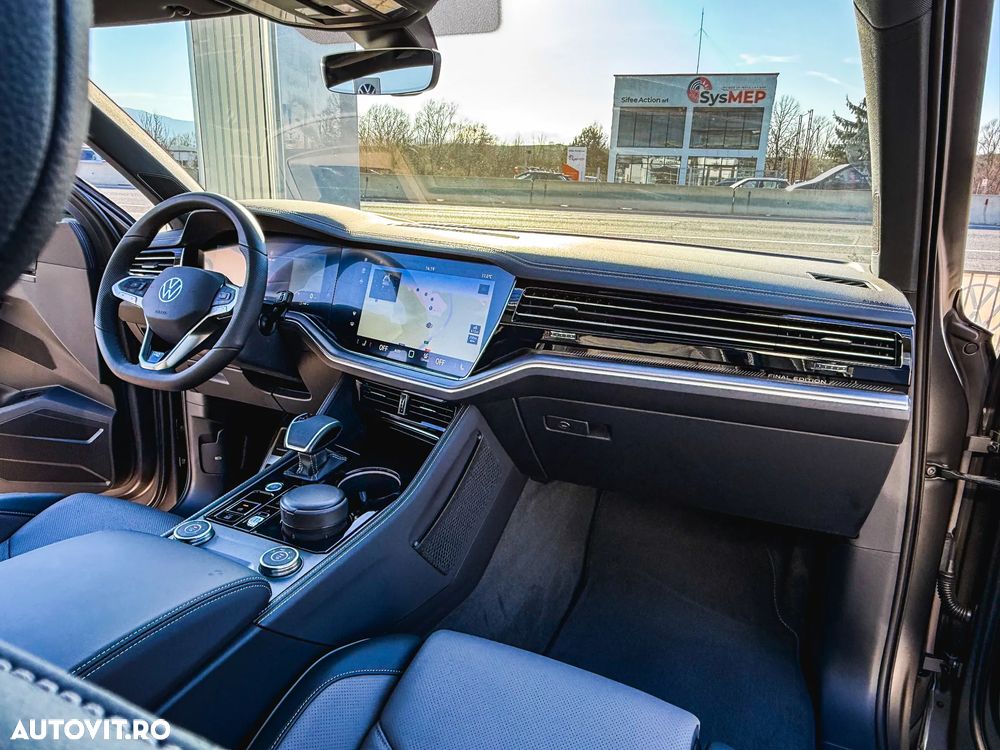 Volkswagen Touareg V6 TDI 4MOTION R-Line - 23