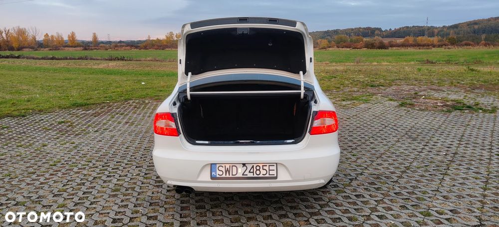 Skoda Superb 2.0 TDI Elegance DSG - 6
