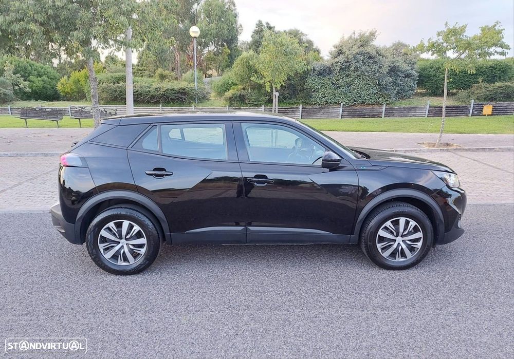 Peugeot e-2008 50 kWh Active Pack — fotografia 5
