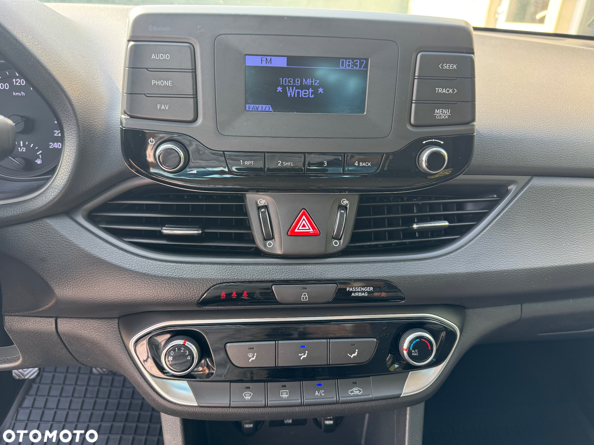 Hyundai i30 1.5 DPI Classic + - 8