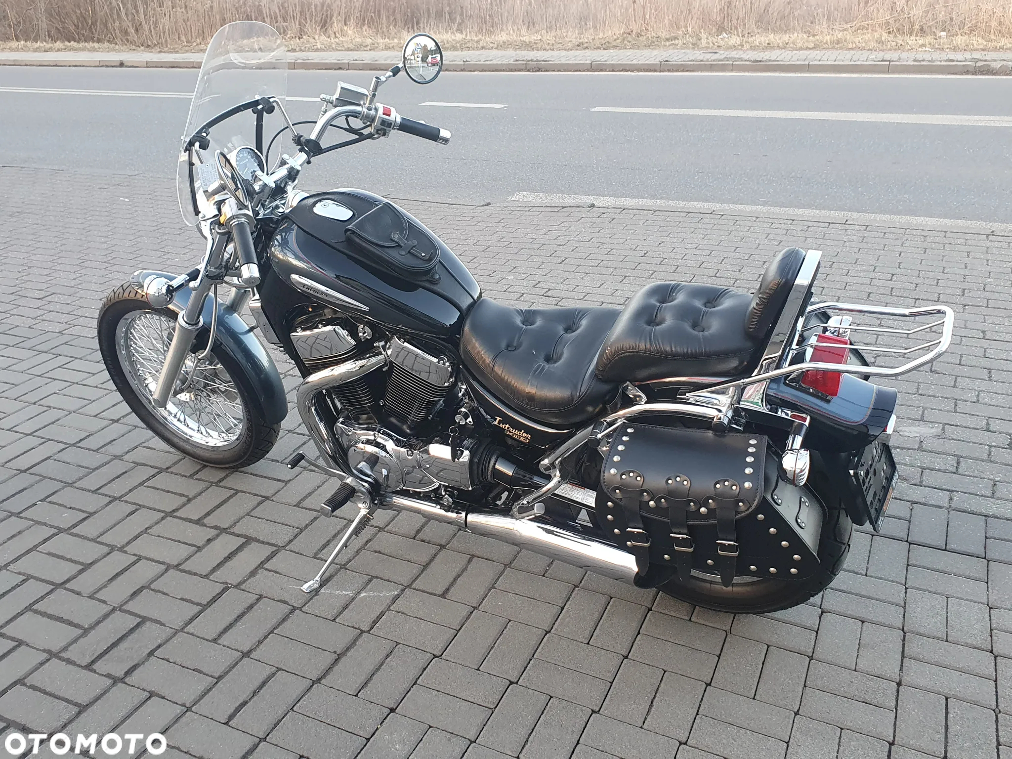 Suzuki Intruder - 27