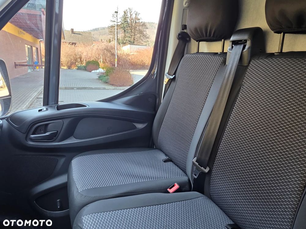 Iveco IVECO DAILY 35S18HA8 V – L3H2 - 25