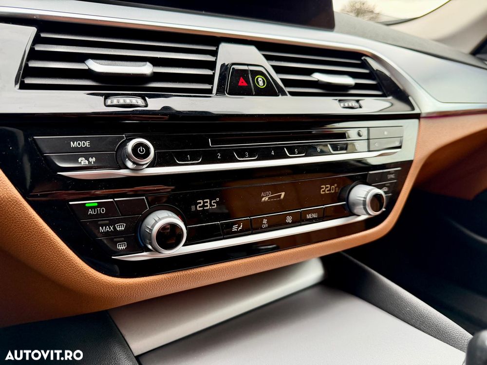 BMW Seria 5 520d Aut. Luxury Line - 14