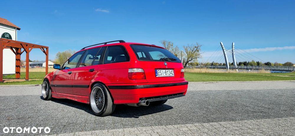 BMW Seria 3 323i - 32