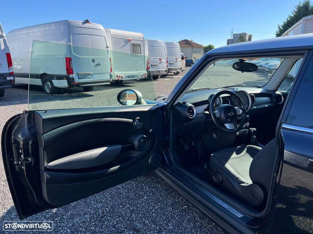 MINI 3 Portas One D - 14