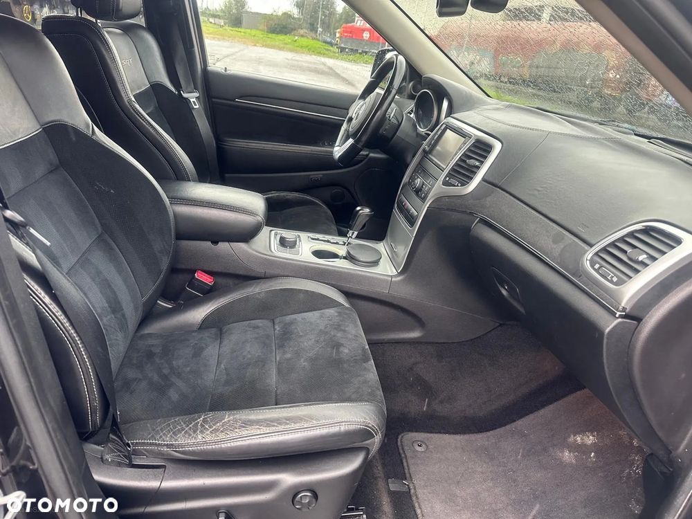 Jeep Grand Cherokee SRT - 13