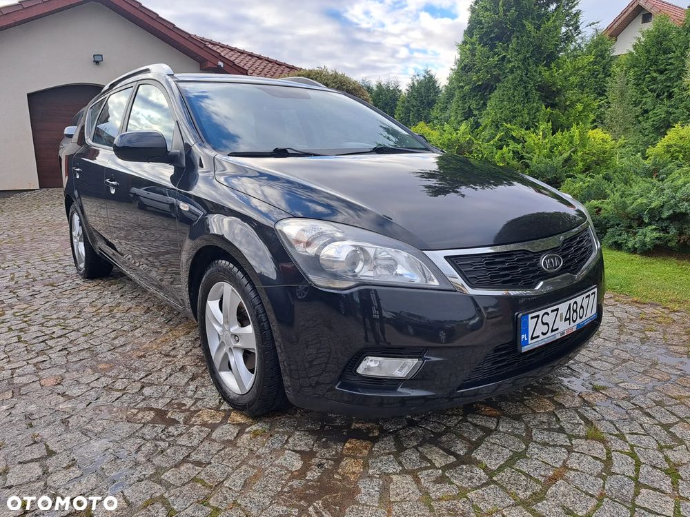 Kia Ceed 1.4 CVVT Dream-Team Edition - 1