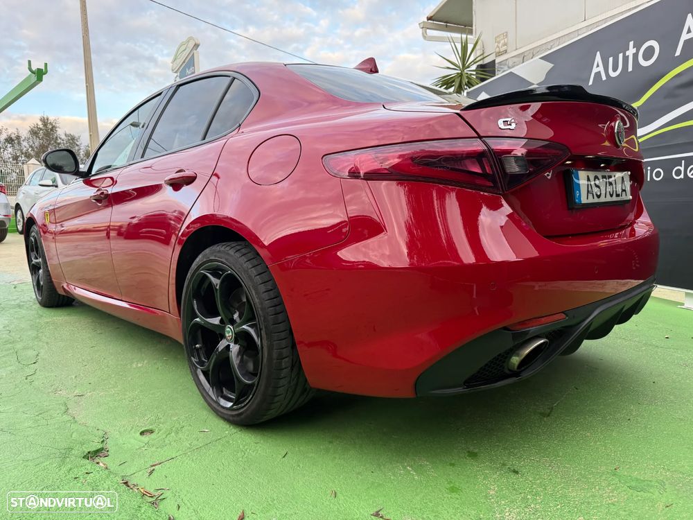 Alfa Romeo Giulia 2.0 Turbo 16V AT8-Q4 Veloce - 8