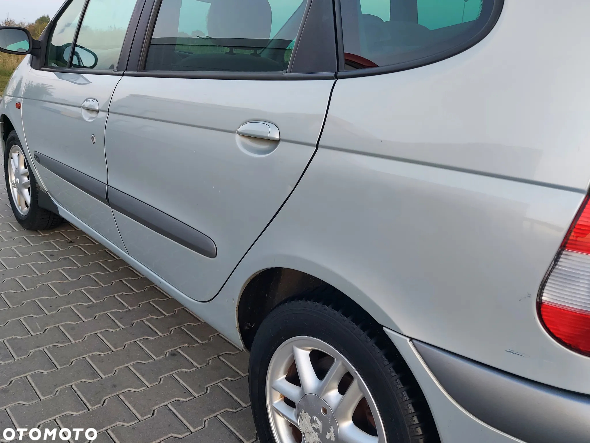 Renault Scenic 1.6 16V Privilege - 10