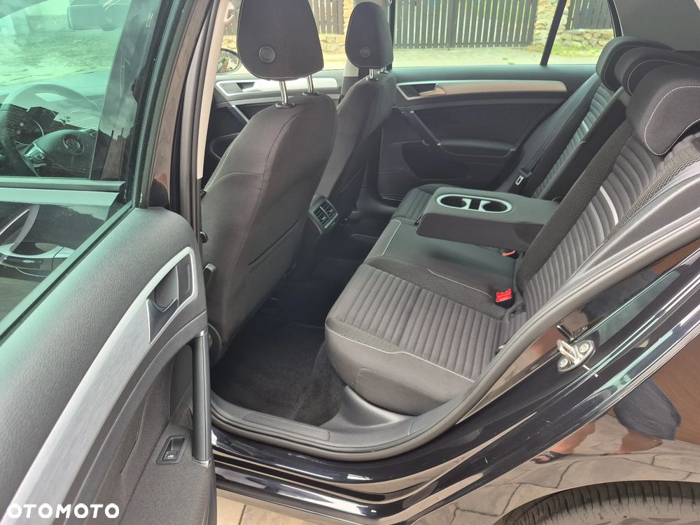 Volkswagen Golf - 20