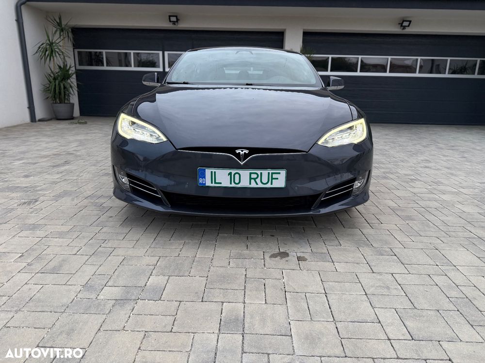 Tesla Model S - 4
