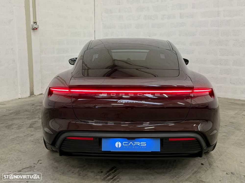 Porsche Taycan 4S - 10