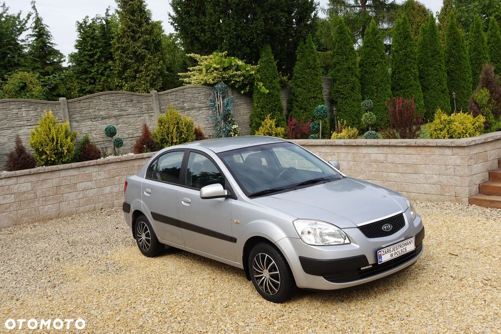 Kia Rio - 11
