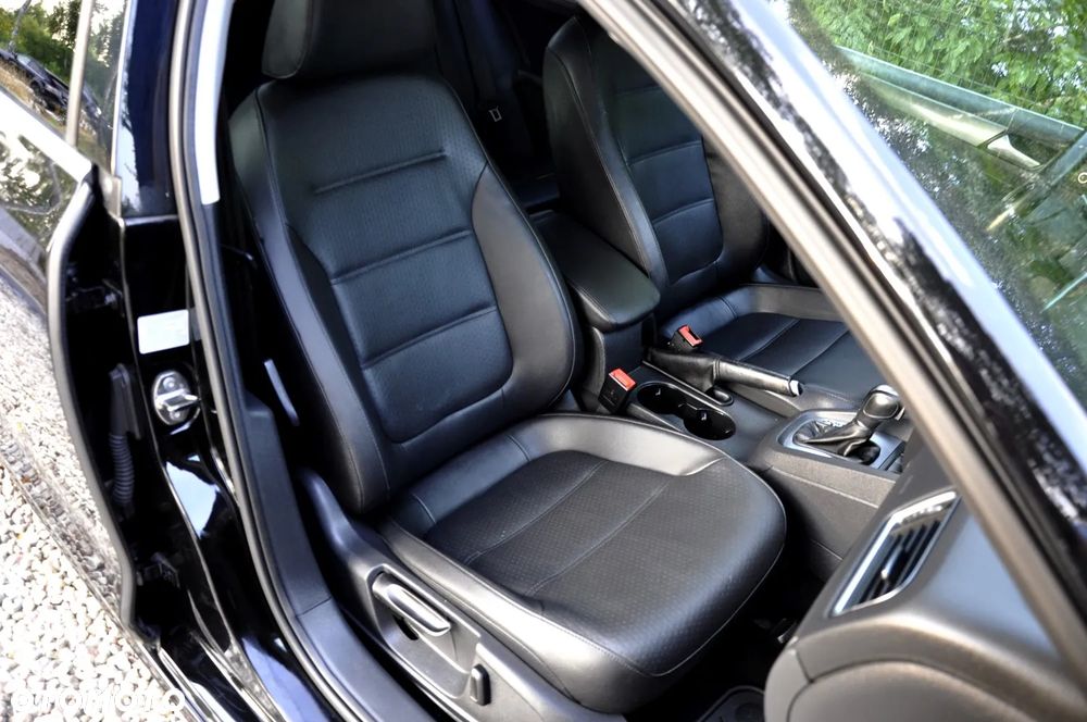 Volkswagen Jetta 2.0 TDI DSG Highline - 30