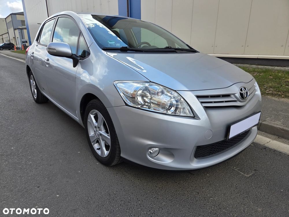 Toyota Auris 1.6 Sol - 11