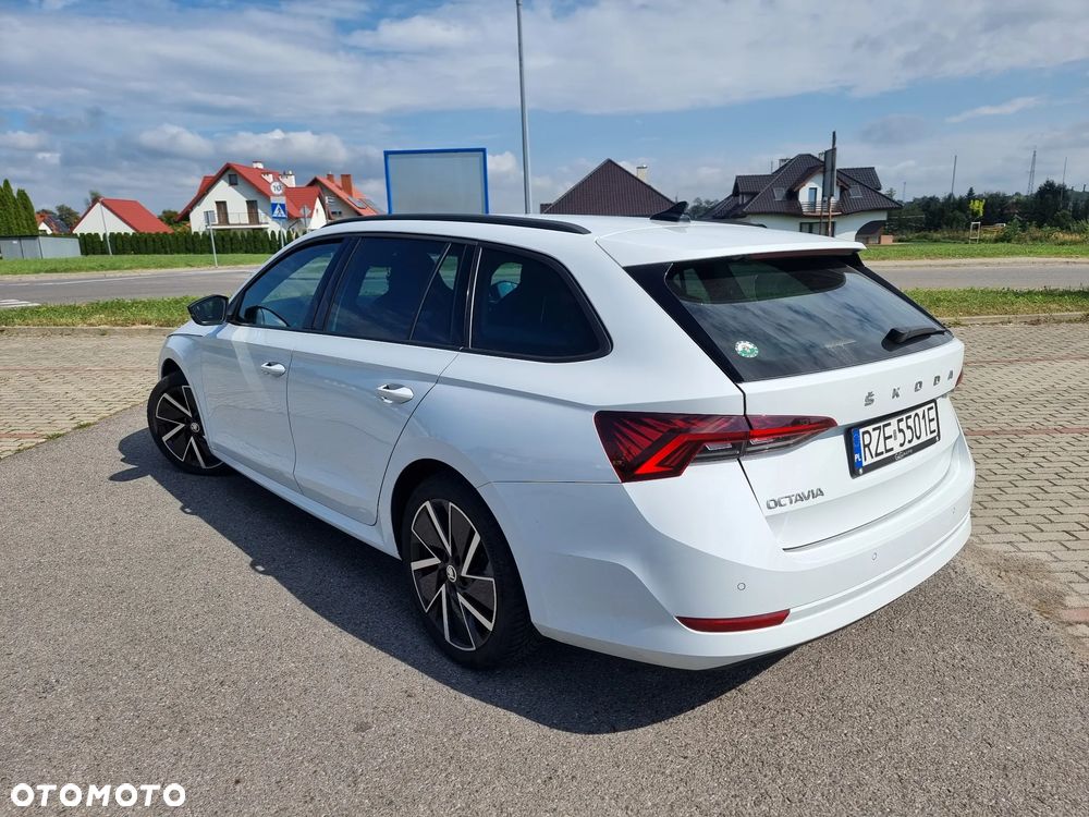 Skoda Octavia Combi 2.0 TDI DSG Ambition - 4