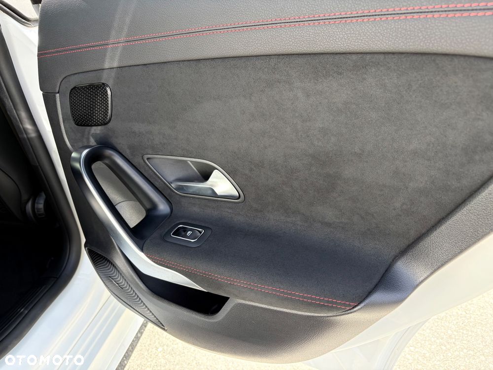 Mercedes-Benz CLA 200 AMG Line 7G-DCT - 12