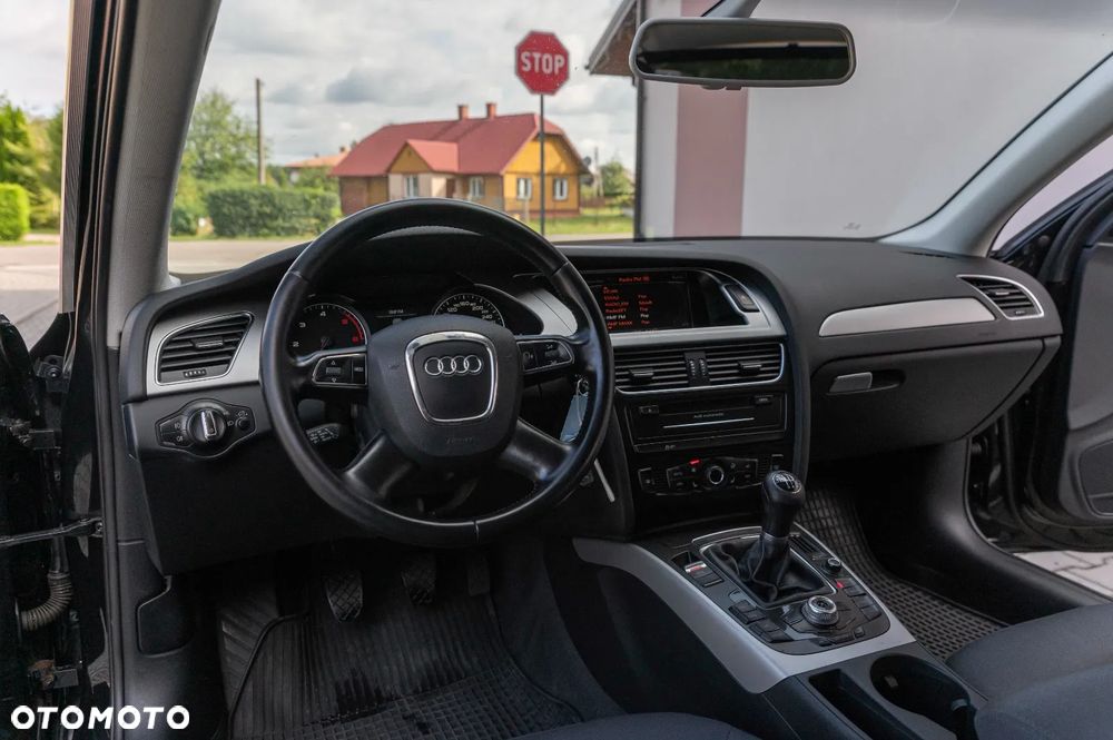 Audi A4 Avant 2.0 TDI S tronic - 24