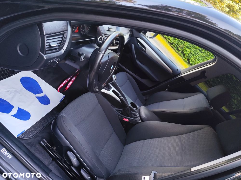 BMW X1 sDrive18d xLine - 33