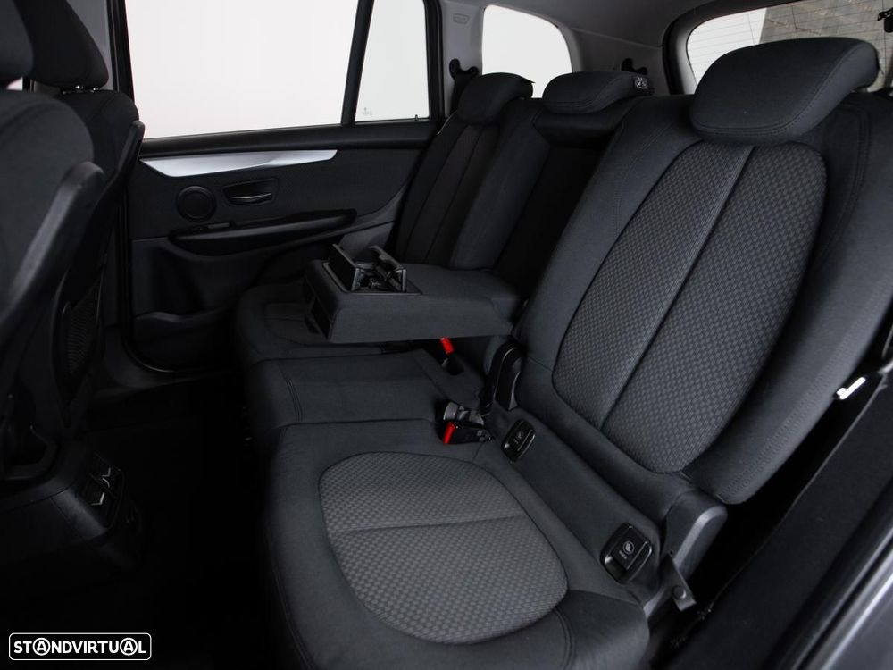 BMW 216 Gran Tourer - 10