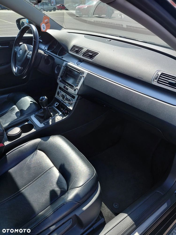Volkswagen Passat 1.6 TDI BlueMotion Technology Highline - 13