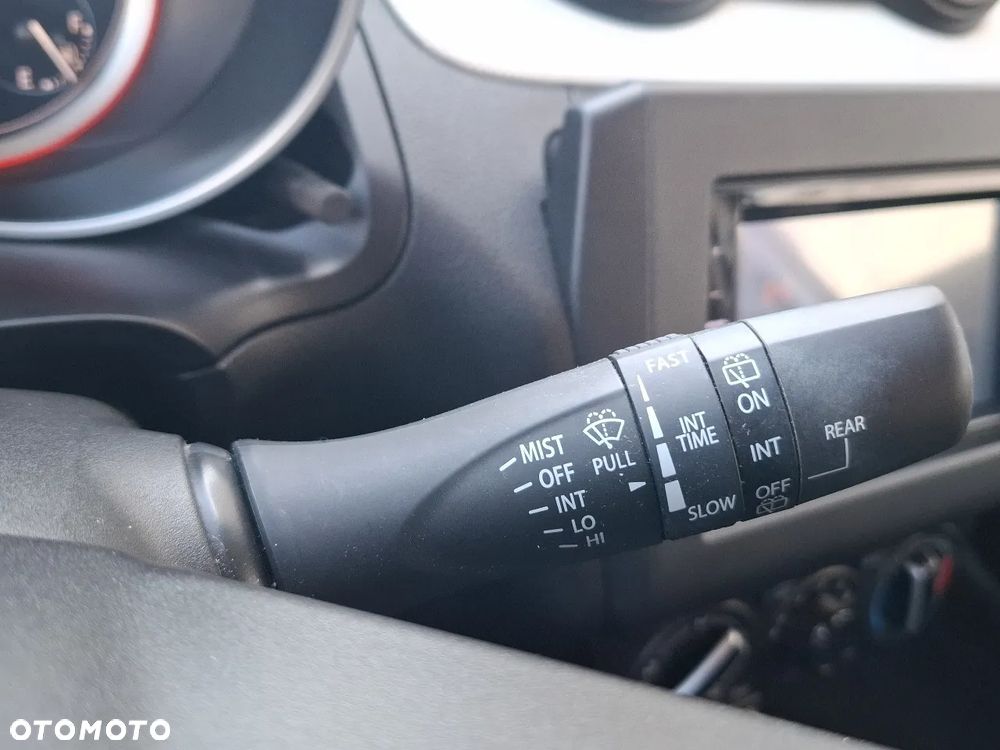 Suzuki Swift 1.2 Dualjet SHVS Premium CVT - 23