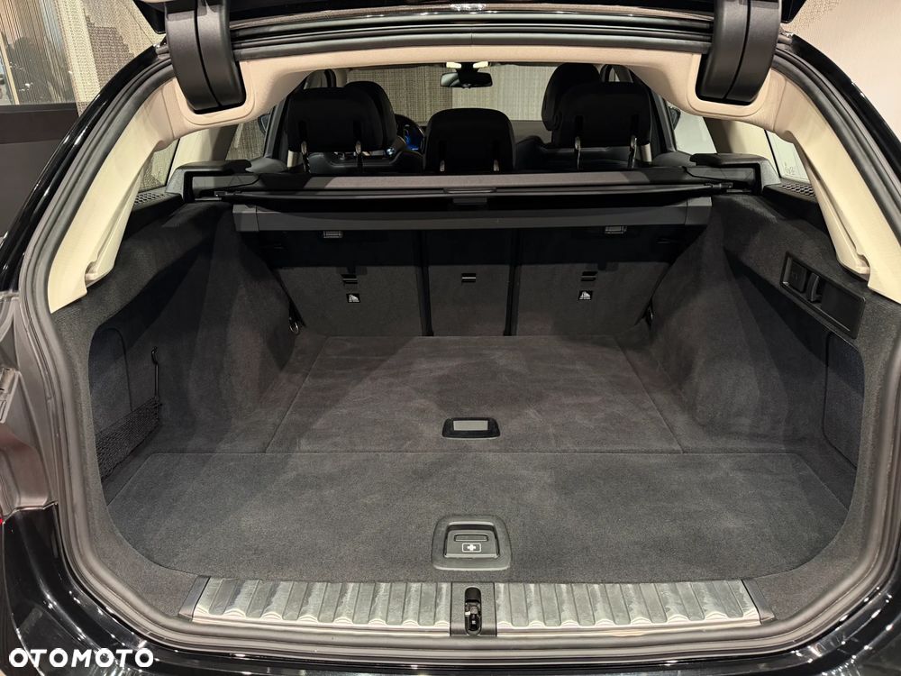 BMW Seria 3 318d - 13