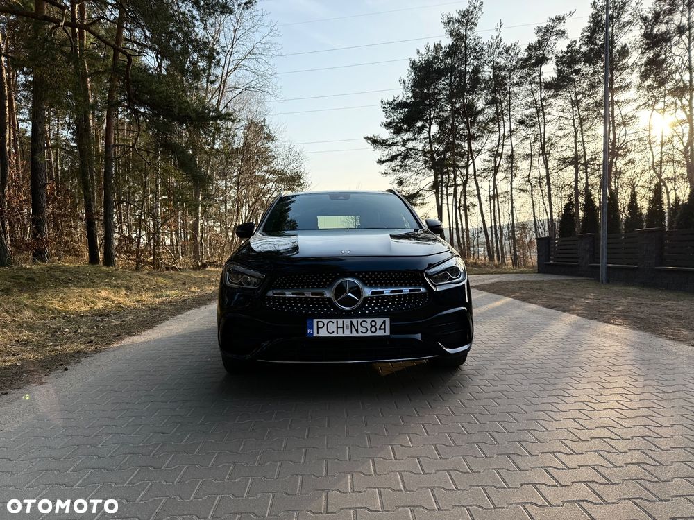 Mercedes-Benz GLA - 16