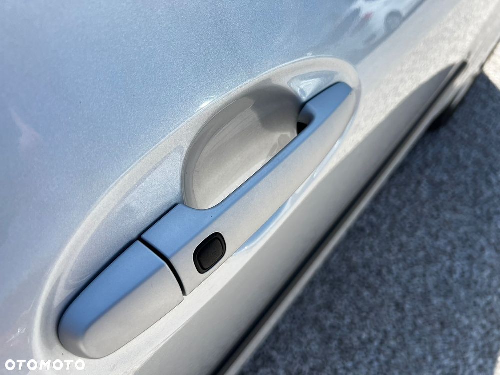 Toyota Yaris 1.33 VVT-i Executive - 17