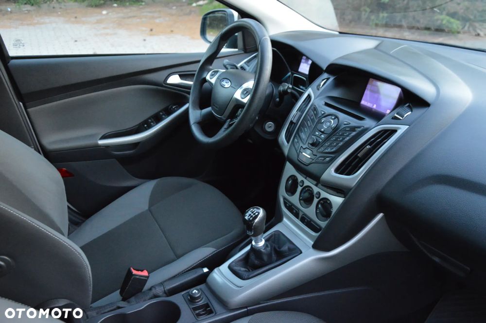 Ford Focus 1.6 TDCi DPF SYNC Edition - 22