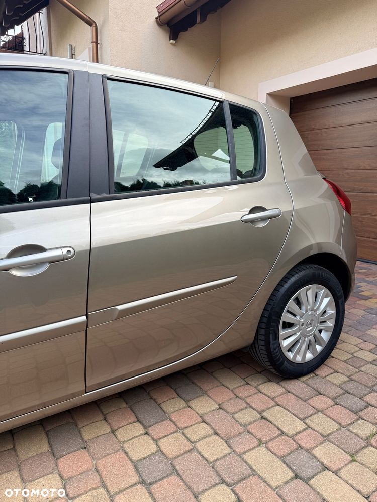 Renault Clio 1.2 16V 75 Dynamique - 10