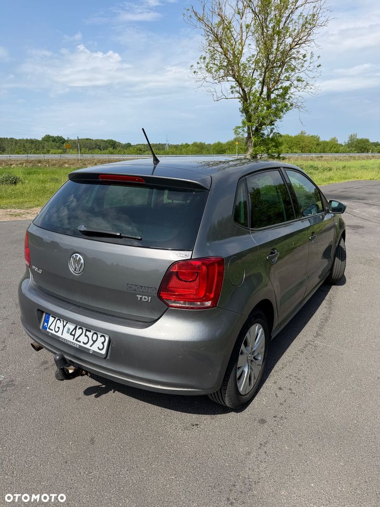 Volkswagen Polo - 2