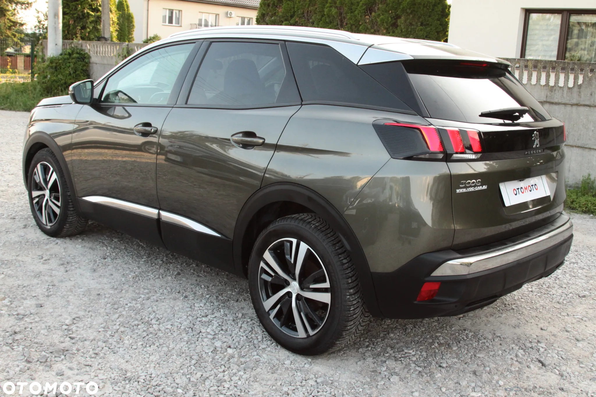 Peugeot 3008 1.6 BlueHDi Allure S&S - 10