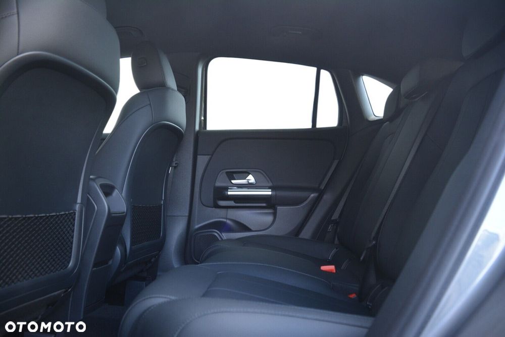 Mercedes-Benz GLA 200 d Progressive 8G-DCT - 9