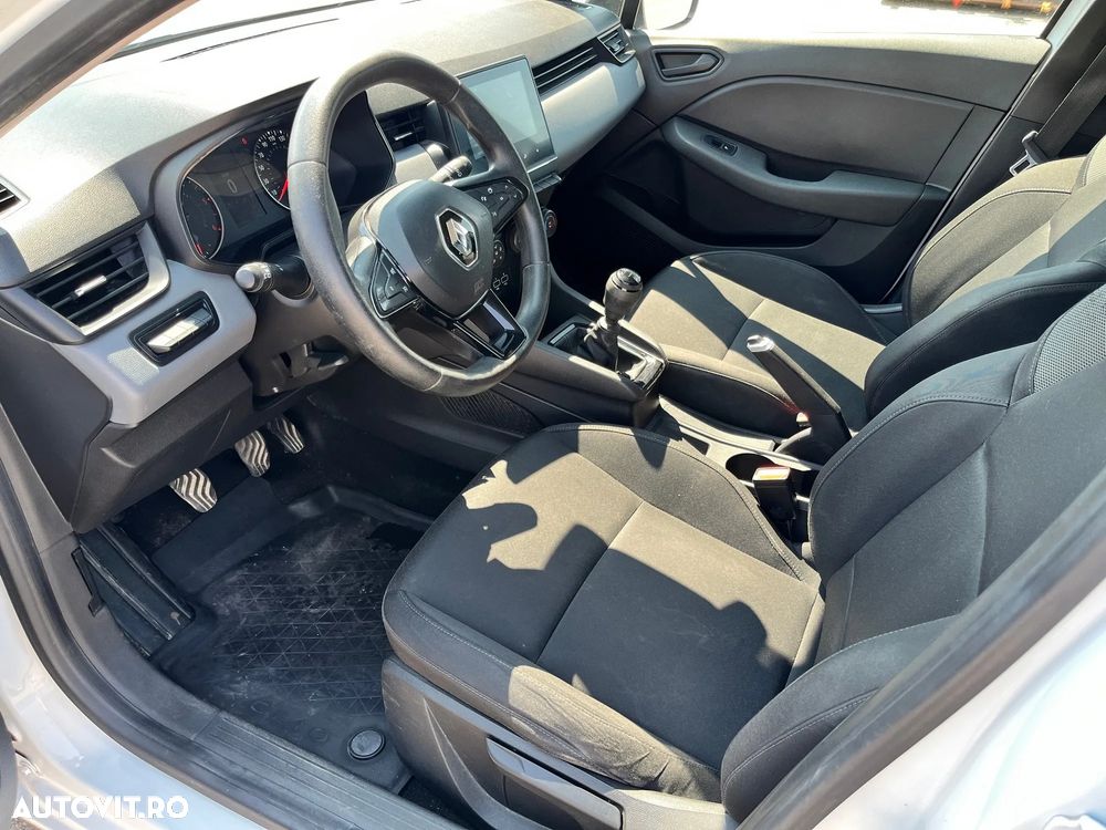 Renault Clio - 11