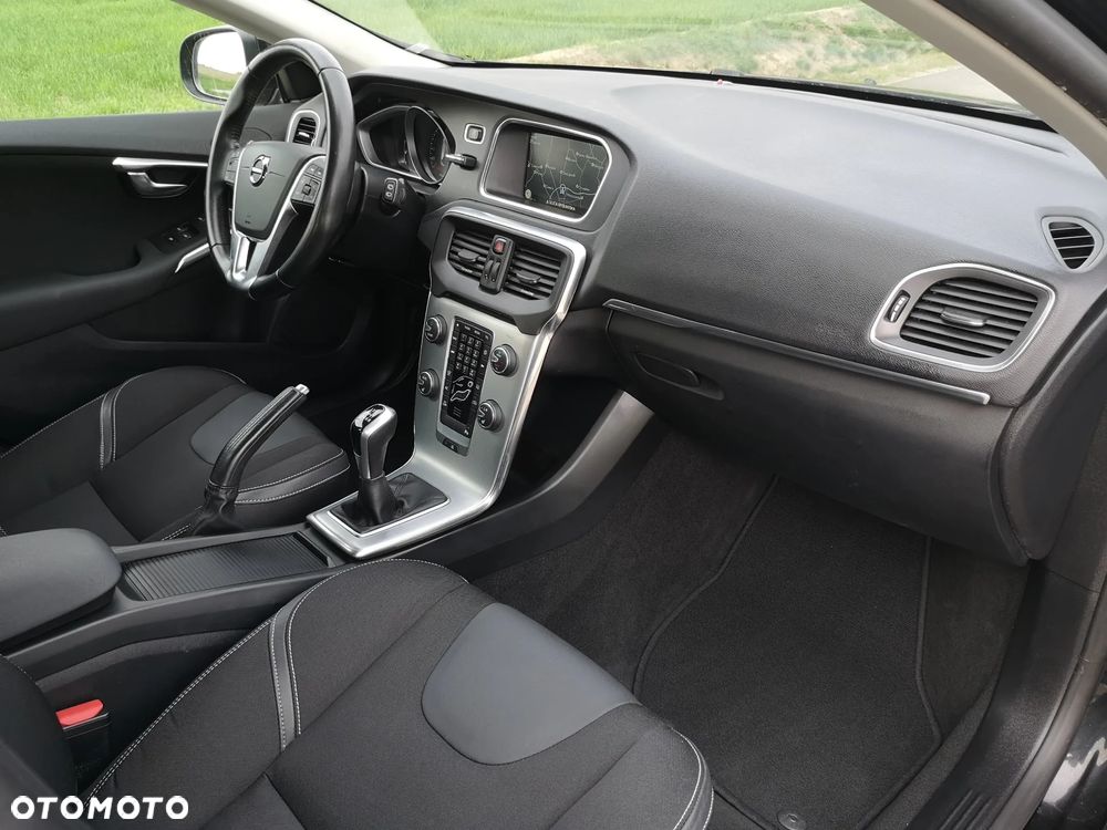 Volvo V40 D2 Momentum - 9