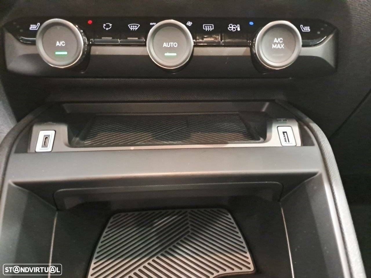 Citroën e-C4 50 kWh E-Series Collection - 17