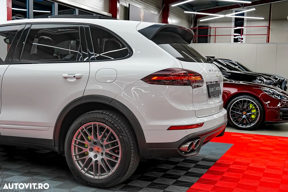 Porsche Cayenne S E-Hybrid Platinum Edition - 19