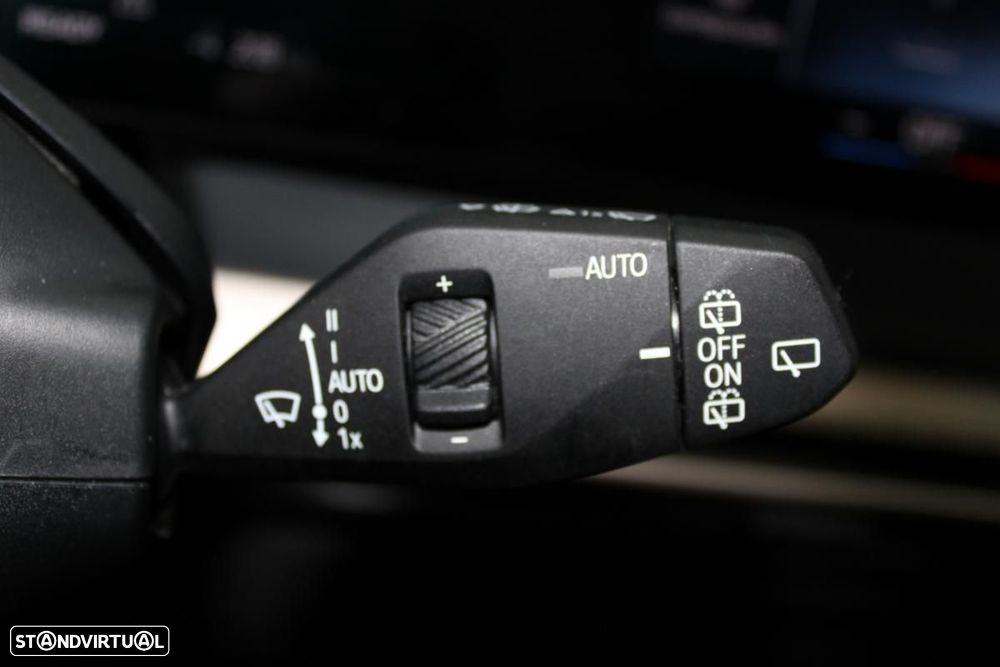 BMW iX xDrive 40 Pack Desportivo - 21