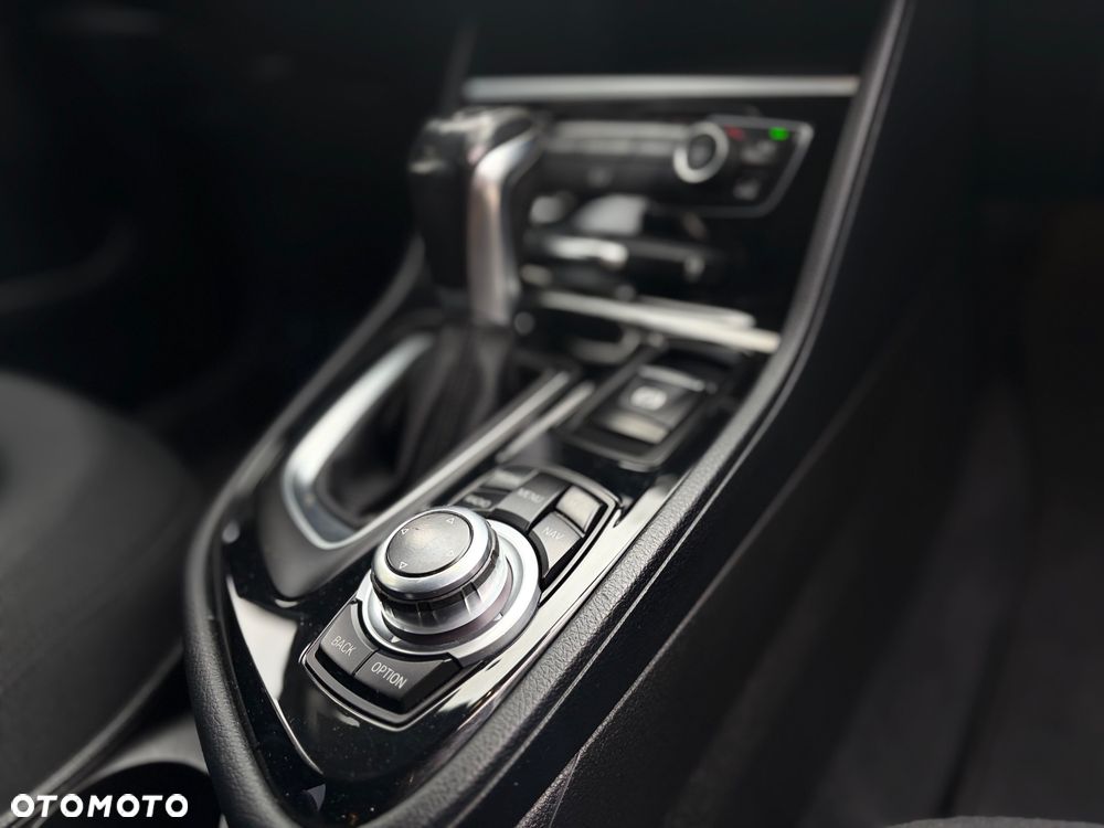 BMW Seria 2 218d Sport-Aut Advantage - 7