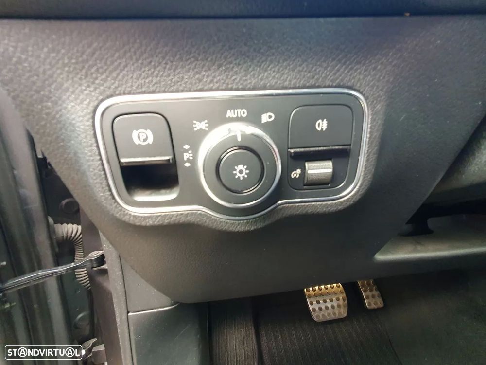 Mercedes-Benz EQB 300 4Matic AMG Line - 10