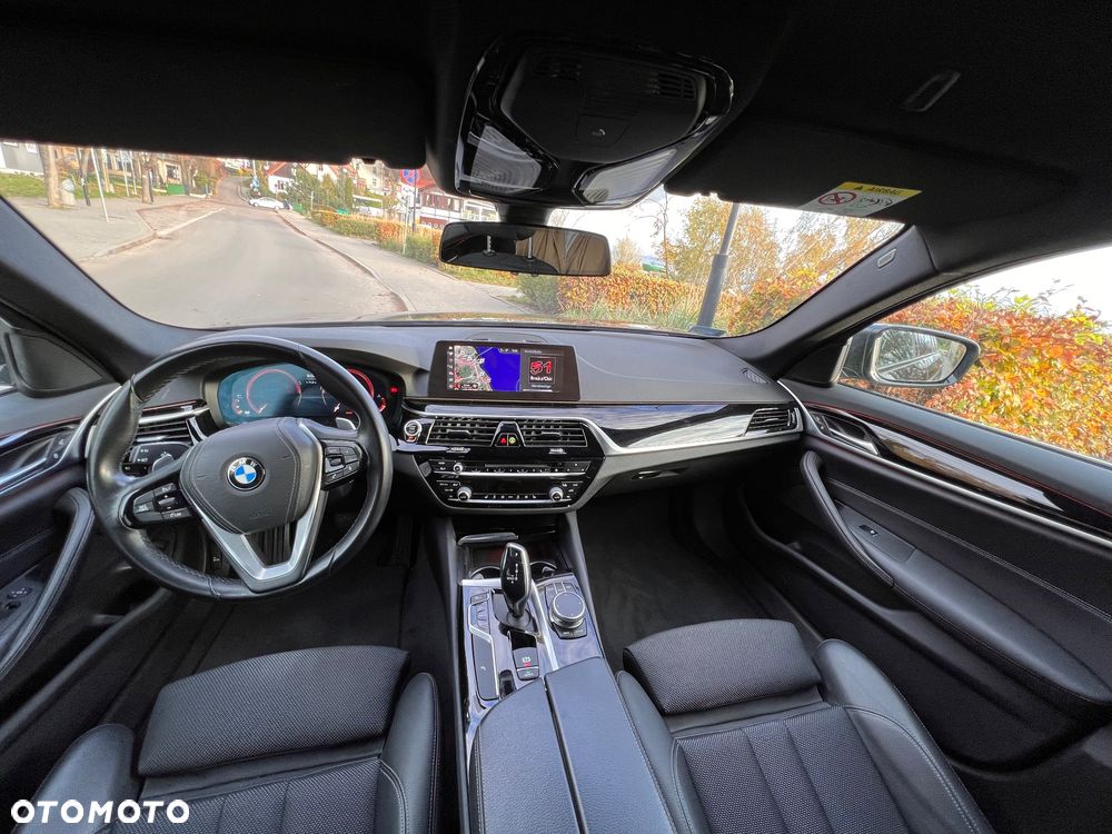 BMW Seria 5 520d M Sport Edition - 11