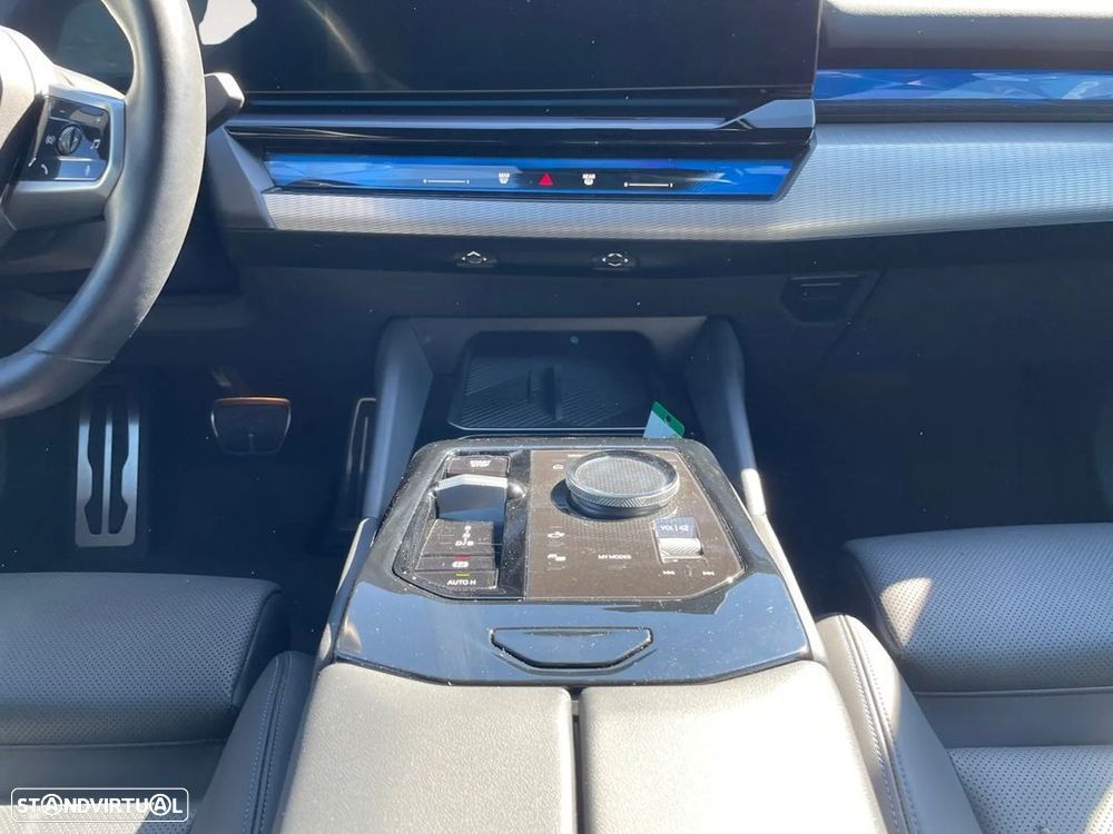 BMW i5 eDrive40 - 11